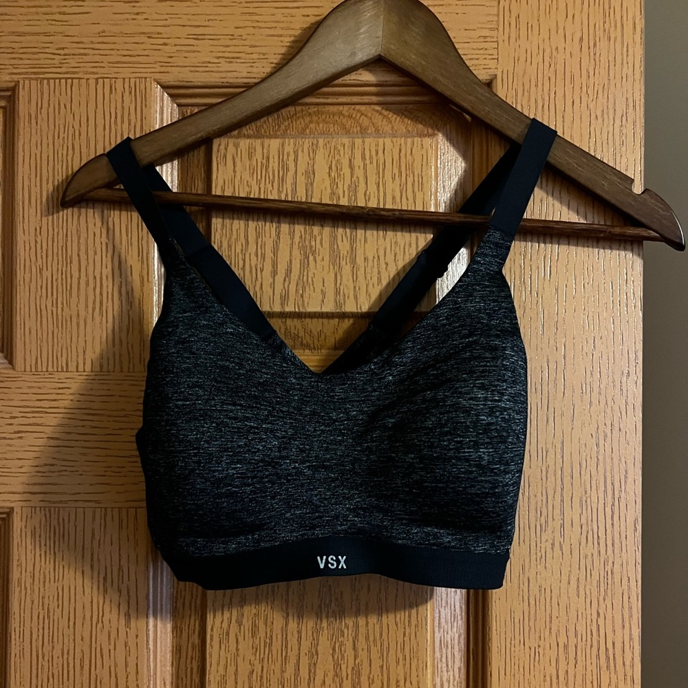 Women’s sports bra
